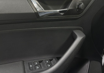 Подержанный автомобиль Skoda Rapid Liftback 2021 года (21 фото)