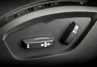 Подержанный автомобиль Volvo V40 Hatchback 2016 года (21 фото)