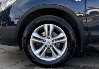 Подержанный автомобиль Nissan Qashqai 2012 года (9 фото)