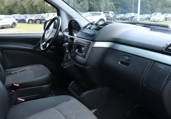 Подержанный автомобиль Mercedes-Benz Viano 2010 года (8 фото)