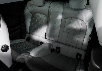 Подержанный автомобиль MINI Hatch 2017 года (10 фото)