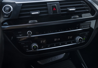Подержанный автомобиль BMW X3 2020 года (14 фото)