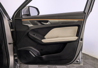 Подержанный автомобиль Haval Jolion 2022 года (23 фото)