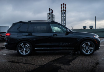 Подержанный автомобиль BMW X7 2021 года (6 фото)