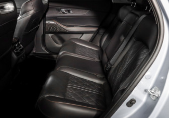 Подержанный автомобиль Changan UNI-K 2023 года (10 фото)