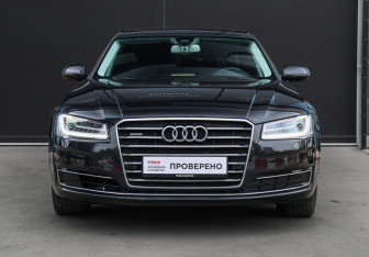 Подержанный автомобиль Audi A8 2015 года (2 фото)