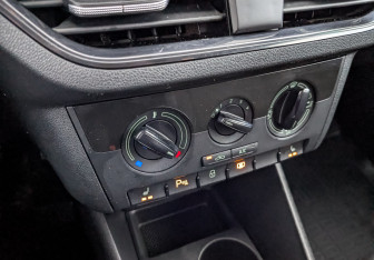 Подержанный автомобиль Skoda Rapid Liftback 2021 года (21 фото)