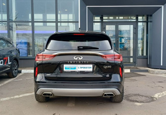 Подержанный автомобиль Infiniti QX50 2019 года (6 фото)