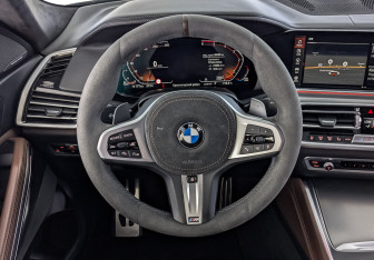 Подержанный автомобиль BMW X6 2021 года (22 фото)