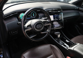 Подержанный автомобиль Hyundai Tucson 2022 года (12 фото)