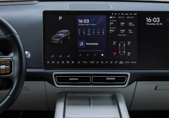 Подержанный автомобиль LiXiang L9 2023 года (11 фото)