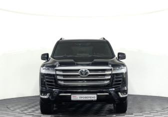 Подержанный автомобиль Toyota Land Cruiser Suv 2022 года (2 фото)