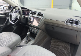 Подержанный автомобиль Volkswagen Tiguan 2020 года (11 фото)