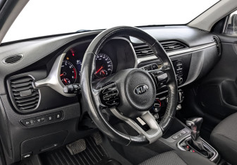 Подержанный автомобиль Kia Rio Hatchback 2021 года (15 фото)