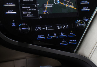 Подержанный автомобиль Toyota Camry Sedan 2020 года (18 фото)