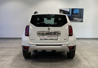 Подержанный автомобиль Renault Duster 2016 года (6 фото)