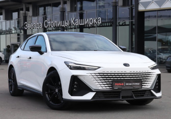 Подержанный автомобиль Changan UNI-V 2022 года (20 фото)