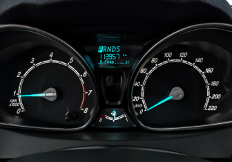 Подержанный автомобиль Ford Fiesta Sedan 2016 года (16 фото)