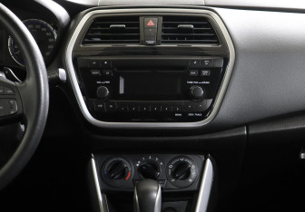 Подержанный автомобиль Suzuki SX4 Hatchback 2017 года (9 фото)