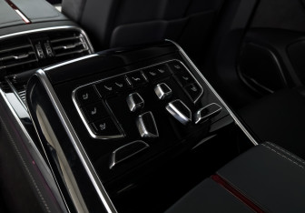 Подержанный автомобиль Hongqi H9 2021 года (26 фото)