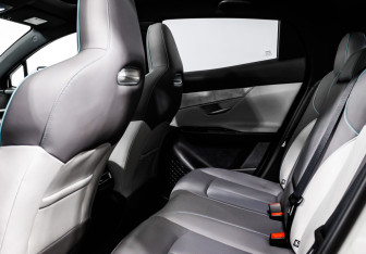 Подержанный автомобиль Changan UNI-T 2023 года (13 фото)