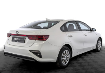 Подержанный автомобиль Kia Cerato Sedan 2019 года (5 фото)