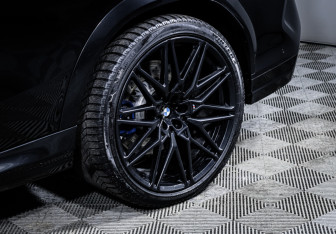 Подержанный автомобиль BMW X6 M 2020 года (15 фото)