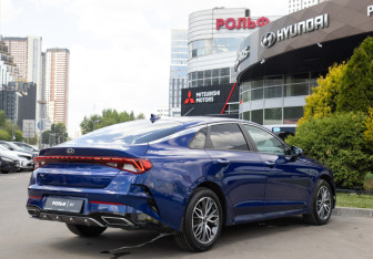 Подержанный автомобиль Kia K5 2021 года (4 фото)