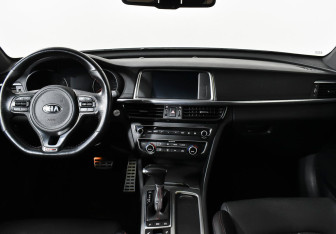 Подержанный автомобиль Kia Optima Sedan 2016 года (10 фото)