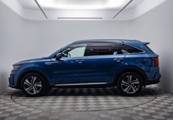 Подержанный автомобиль Kia Sorento 2022 года (8 фото)