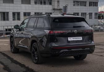 Подержанный автомобиль Volkswagen Teramont 2025 года (8 фото)