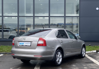 Подержанный автомобиль Skoda Octavia Liftback 2013 года (5 фото)