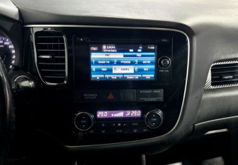 Подержанный автомобиль Mitsubishi Outlander 2014 года (14 фото)