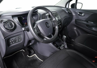 Подержанный автомобиль Renault Kaptur 2019 года (9 фото)