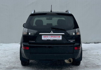 Подержанный автомобиль Mitsubishi Outlander 2008 года (6 фото)