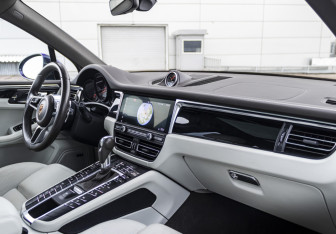 Подержанный автомобиль Porsche Macan 2019 года (19 фото)