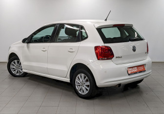 Подержанный автомобиль Volkswagen Polo Hatchback 2011 года (7 фото)