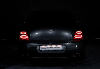 Подержанный автомобиль Bentley Continental Flying Spur 2006 года (19 фото)