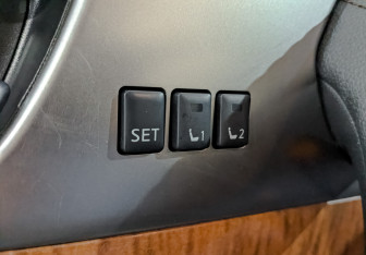 Подержанный автомобиль Infiniti QX70 2014 года (28 фото)