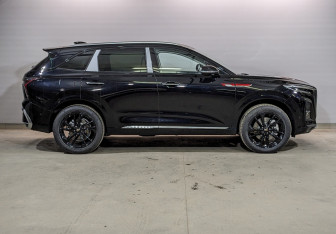 Новый Hongqi HS3 2025 (4 фото)