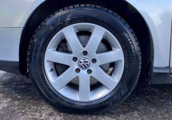 Подержанный автомобиль Volkswagen Passat Wagon 2007 года (10 фото)