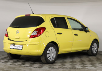 Подержанный автомобиль Opel Corsa 2012 года (3 фото)