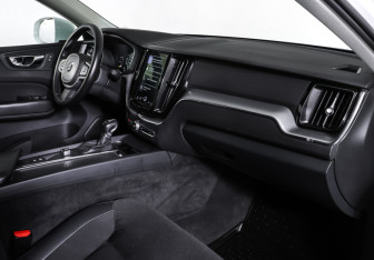 Подержанный автомобиль Volvo XC60 2018 года (11 фото)