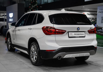 Подержанный автомобиль BMW X1 2016 года (6 фото)