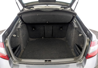 Подержанный автомобиль Skoda Octavia Liftback 2019 года (10 фото)