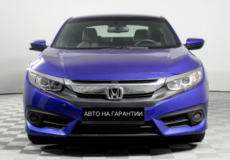 Подержанный автомобиль Honda Civic Coupe 2017 года (2 фото)