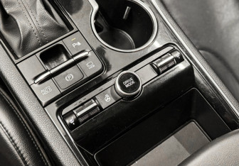 Подержанный автомобиль Kia K5 2021 года (13 фото)