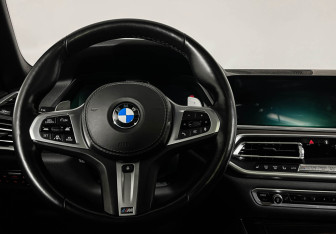 Подержанный автомобиль BMW X5 2018 года (16 фото)