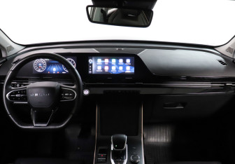 Подержанный автомобиль Omoda C5 2023 года (12 фото)