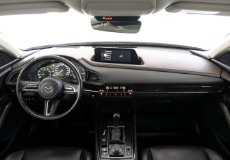 Подержанный автомобиль Mazda CX-30 2021 года (14 фото)